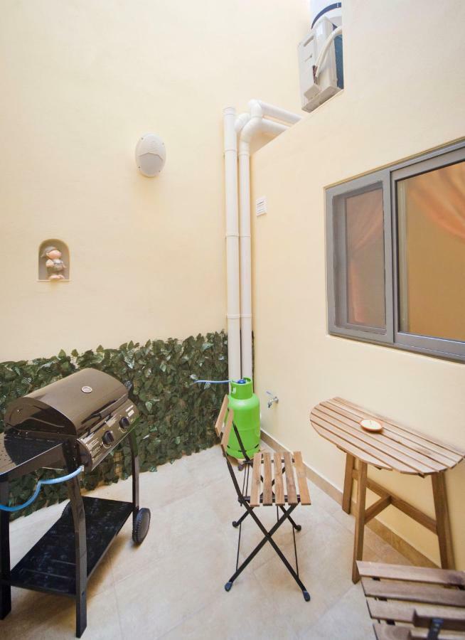 Sliema Duplex 1 Bedroom Apartment - Sleeps 4 Eksteriør bilde