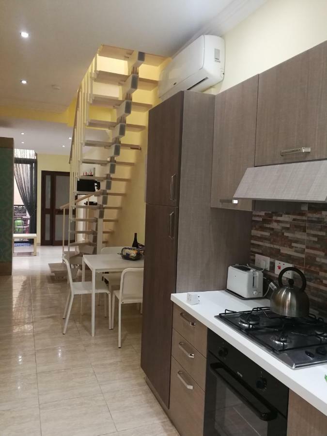 Sliema Duplex 1 Bedroom Apartment - Sleeps 4 Eksteriør bilde